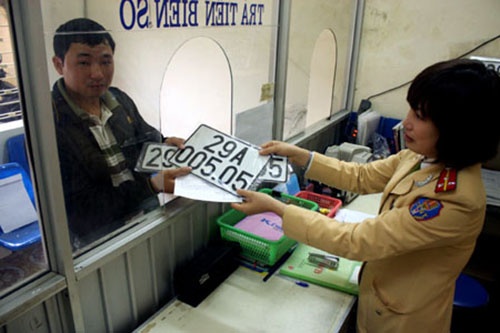 Ha Noi mo them diem dang ky oto hinh anh