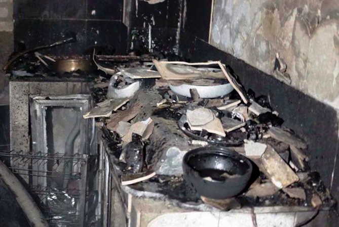 Ba cu tu vong trong ngoi nha 3 tang boc chay hinh anh