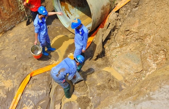 Cap nuoc tro lai sau su co ro duong ong ngay cuoi nam hinh anh