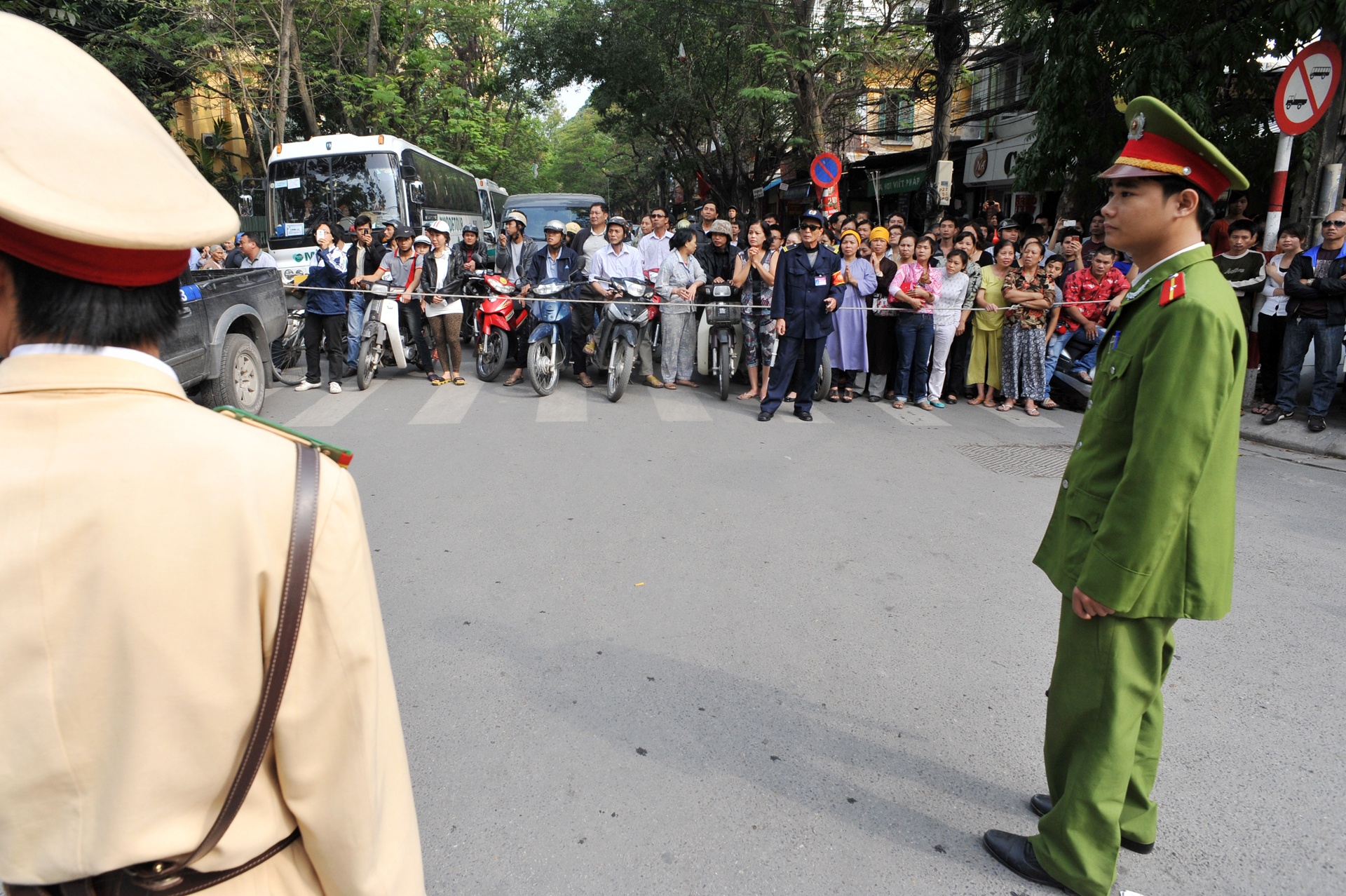 Ha Noi cam 33 tuyen duong 8 ngay Dai hoi Dang hinh anh
