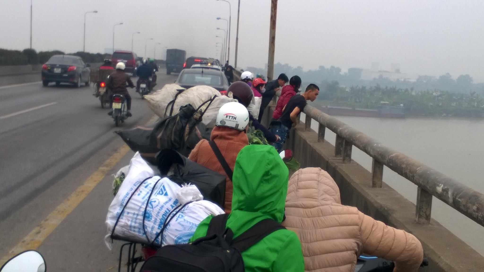 Nhay cau cao 16 m, mot nguoi tu vong, mot nguy kich hinh anh