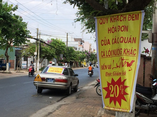 Lay xe bien so xanh quang cao cho... quan nhau hinh anh