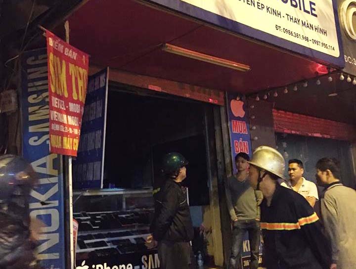 cháy cửa hàng điện thoại, cháy quán sửa điện thoại, cháy quán bán điện thoại ảnh 1 chay cua hang dien thoai, chay quan sua dien thoai, chay quan ban dien thoai anh 1