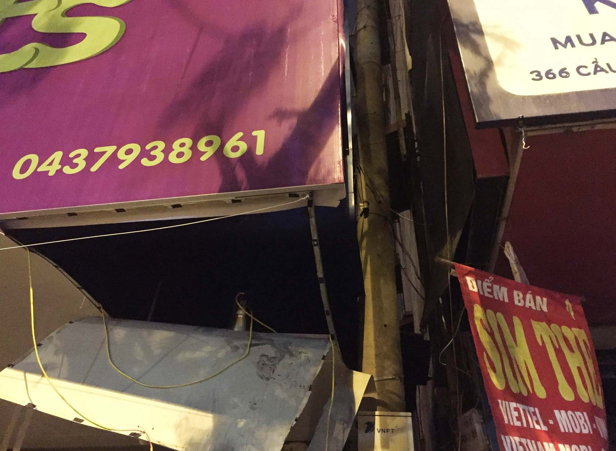 cháy cửa hàng điện thoại, cháy quán sửa điện thoại, cháy quán bán điện thoại ảnh 2 chay cua hang dien thoai, chay quan sua dien thoai, chay quan ban dien thoai anh 2