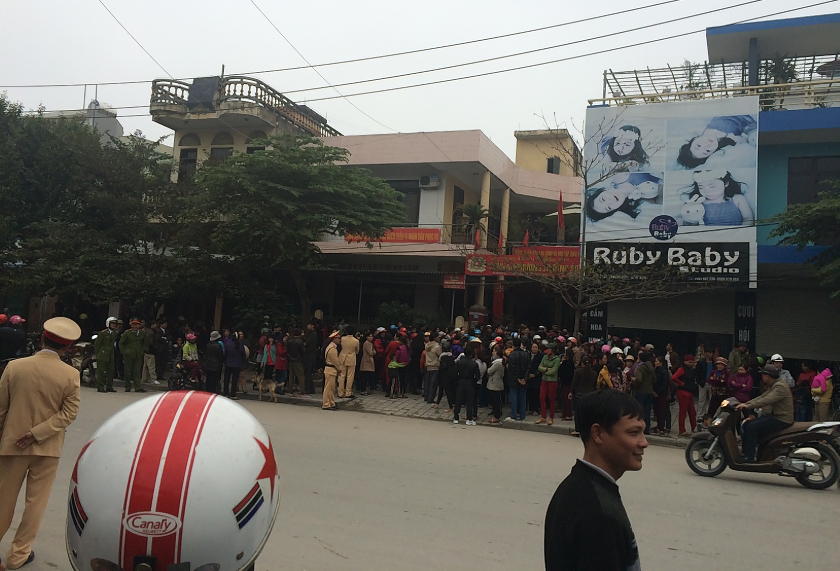 Bí thư Thanh Hóa đối thoại với ngư dân ảnh 1 Bi thu Thanh Hoa doi thoai voi ngu dan anh 1