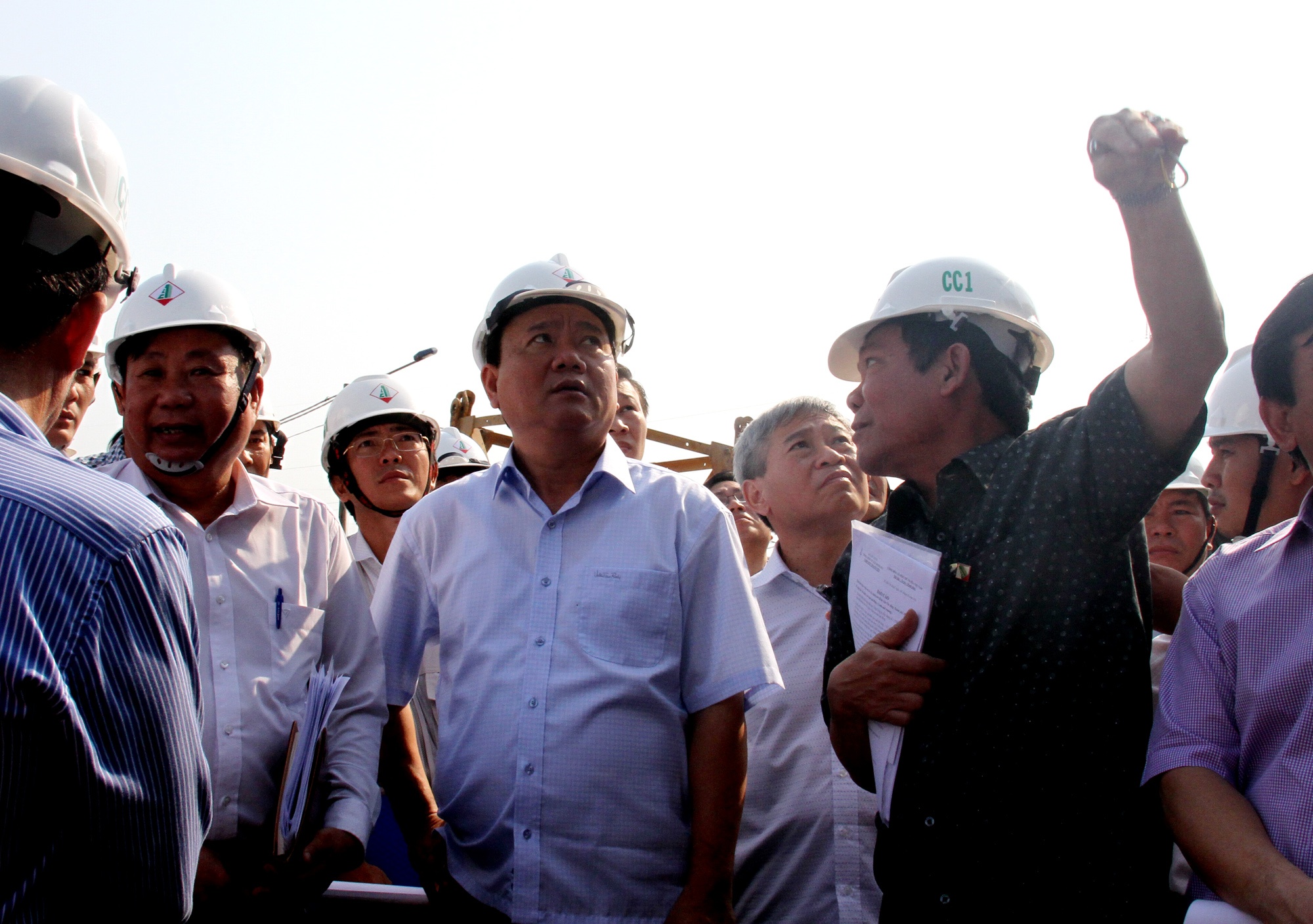 Bi thu Thang,  Bi thu Dinh La Thang,  Bi thu thanh uy Dinh La Thang anh 2