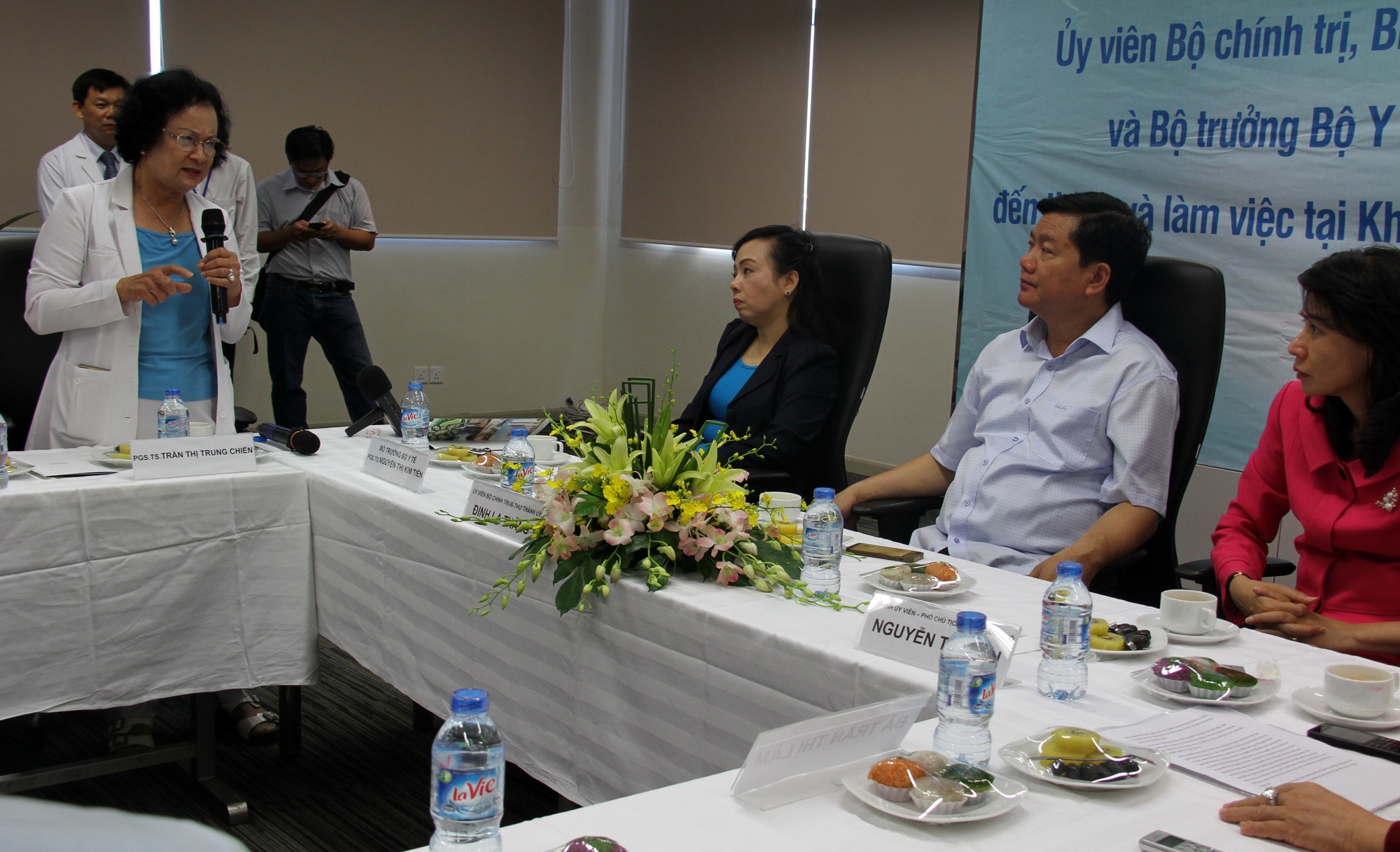 Bi thu Thang,  Bi thu Dinh La Thang,  Bi thu thanh uy Dinh La Thang anh 3