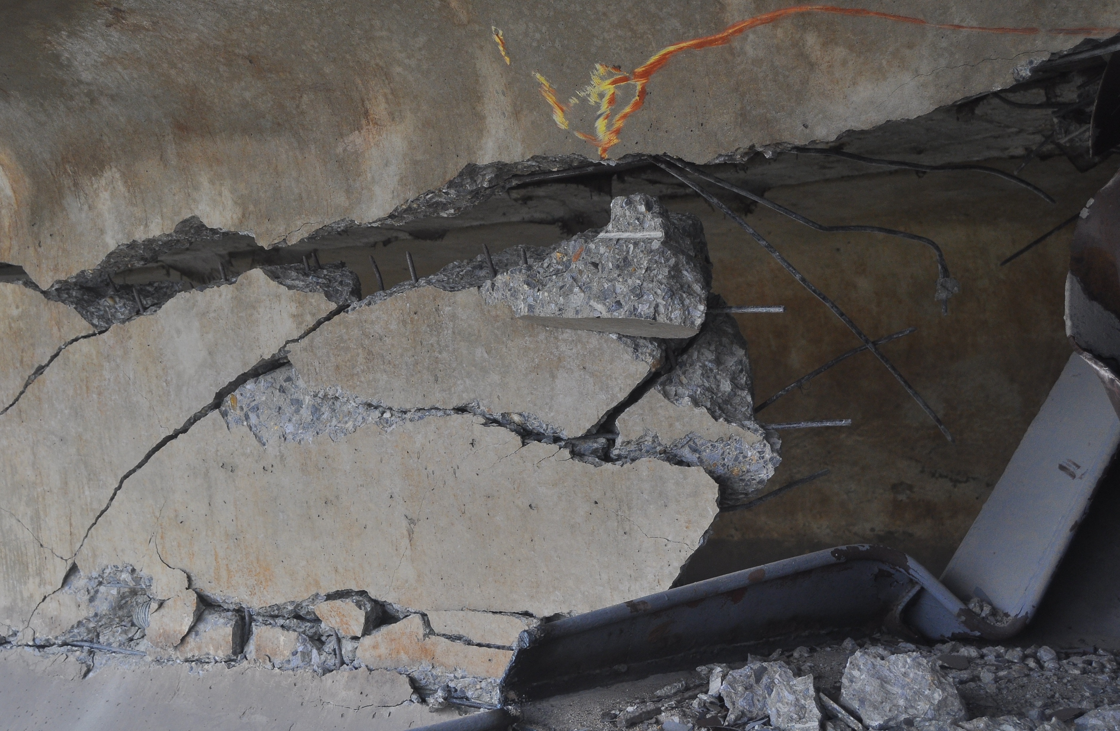 Tau thuy dam vo dam cau anh 4