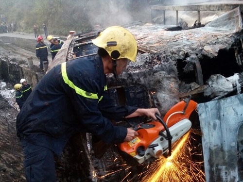 Boc tien 230 trieu bi thieu rui trong xe khach? hinh anh