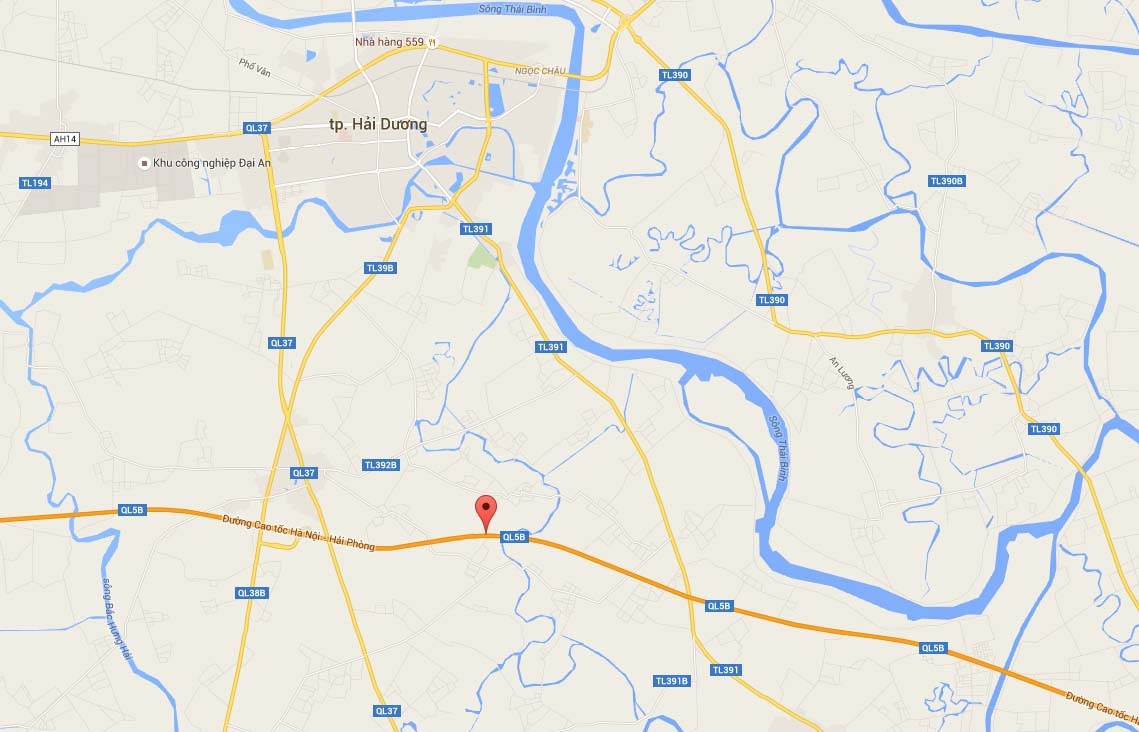 Mercedes đâm nát xe Ford ảnh 2 Mercedes dam nat xe Ford anh 2