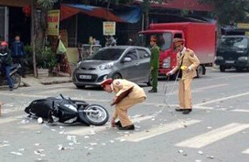 Xe tai tong chet nu sinh luc nan nhan cho den do hinh anh