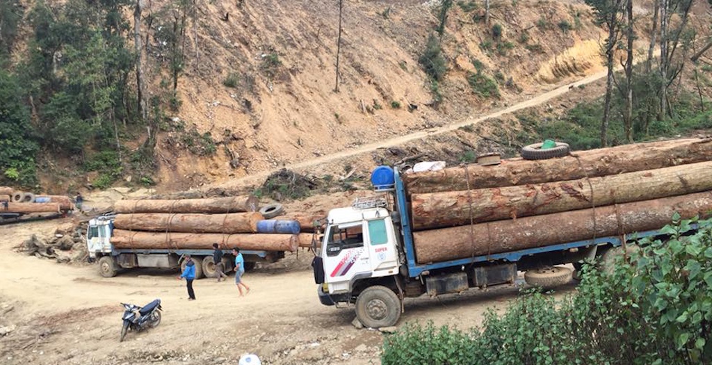 xe quá tải phá nát quốc lộ ảnh 1 xe qua tai pha nat quoc lo anh 1