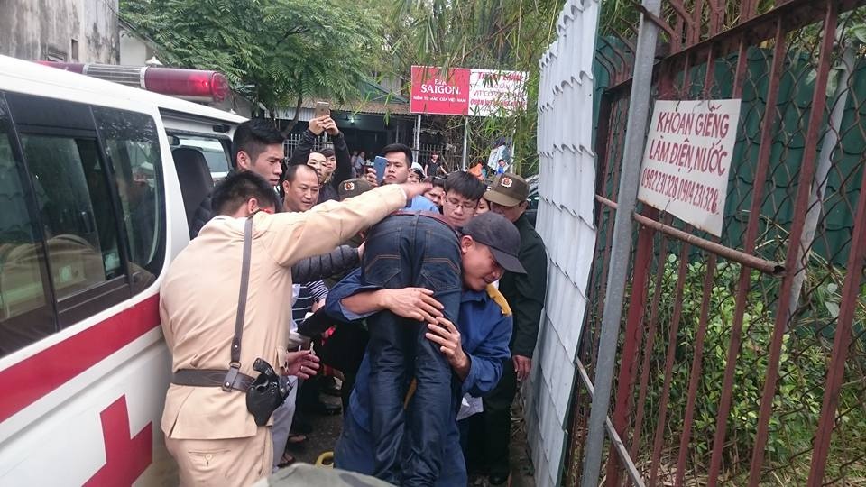 Canh sat cuu thanh nien nhay cau tu tu do that tinh hinh anh