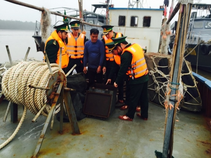 bắt tàu Trung Quốc ảnh 2 bat tau Trung Quoc anh 2