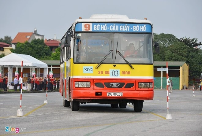 xe buyt nhanh Ha Noi anh 1