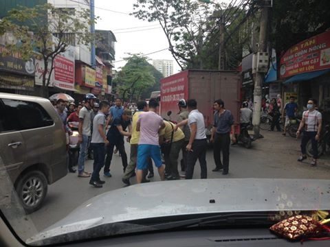 dan vay danh tai xe bo chay anh 1