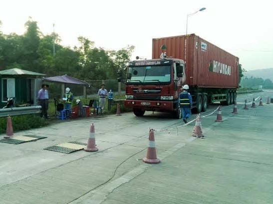 Tu choi hon 3.000 xe qua tai vao cao toc Noi Bai - Lao Cai hinh anh