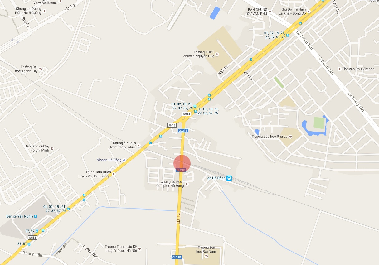 tàu hỏa phanh gấp nhường đường xe máy ảnh 4 tau hoa phanh gap nhuong duong xe may anh 4