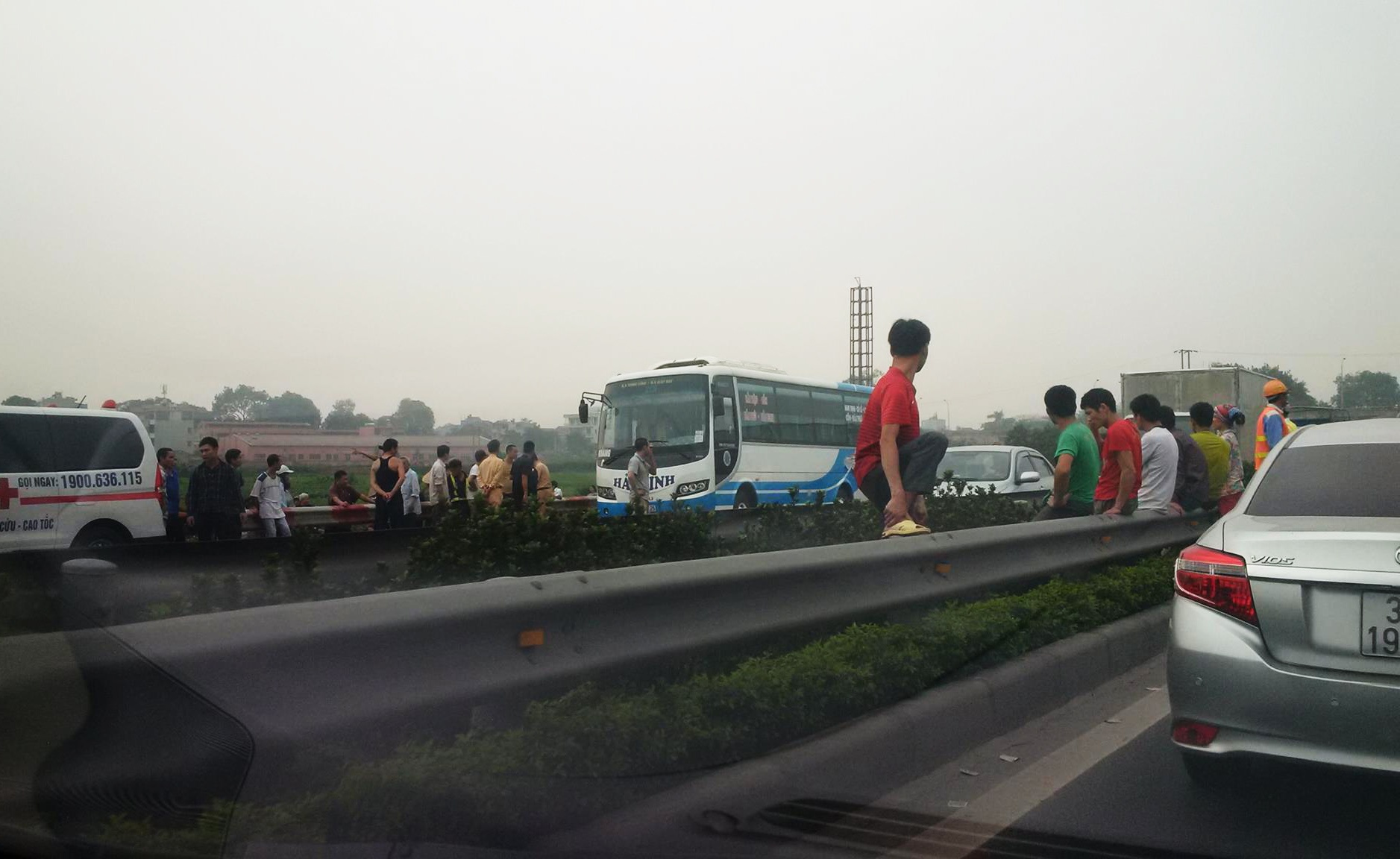 ùn tắc trên cao tốc Pháp Vân - Cầu Giẽ ảnh 1 un tac tren cao toc Phap Van - Cau Gie anh 1