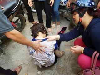 Cuu song nu sinh nhay cau Chuong Duong tu tu hinh anh