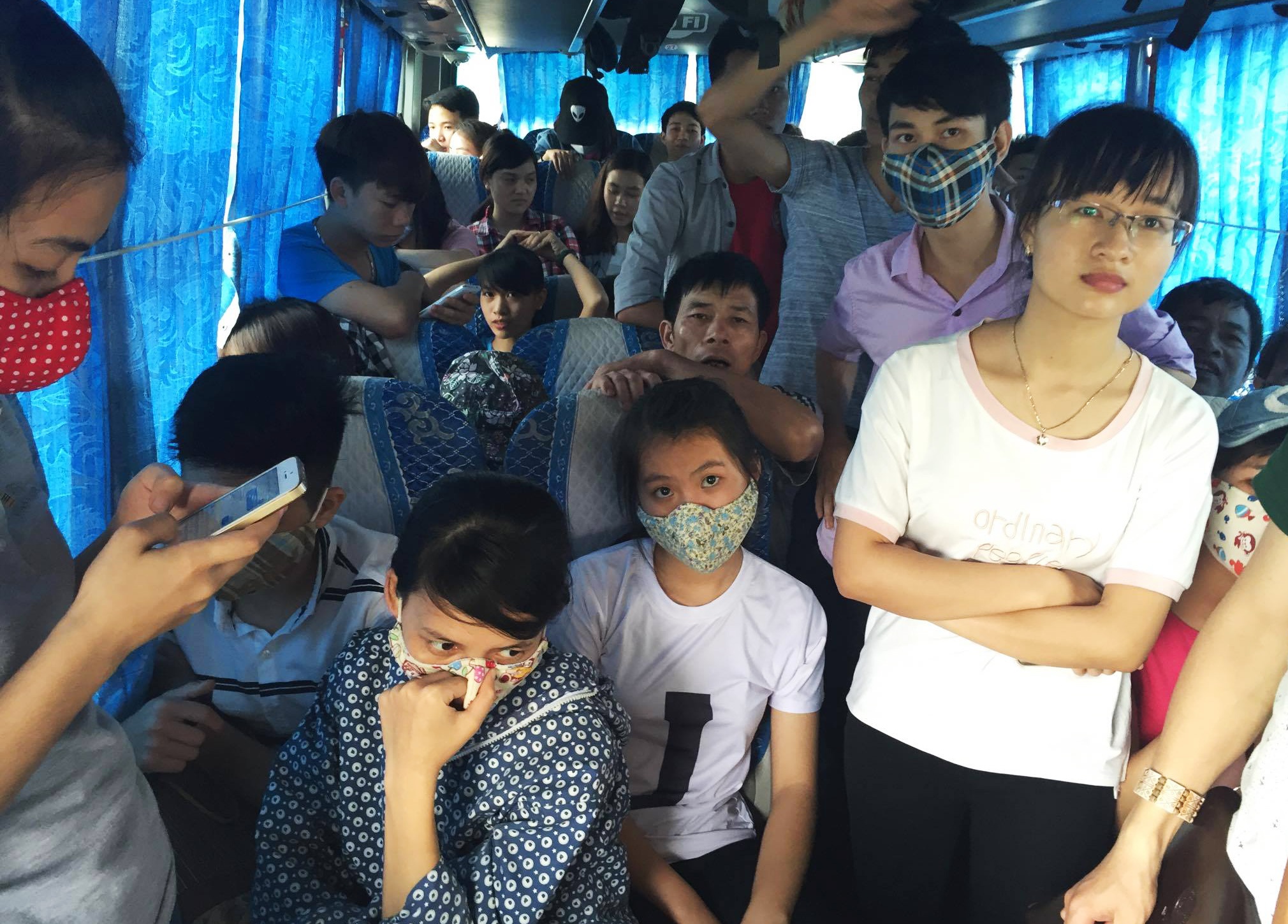 xe khach 29 cho nhoi 93 nguoi anh 1