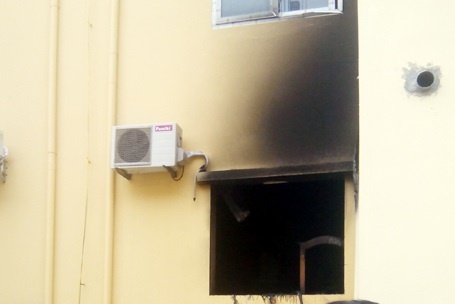 No lon trong khu chung cu o Lao Cai, hai vo chong tu vong hinh anh