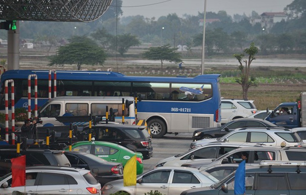 Vi sao 100 km cao toc co toi 4 tram thu phi? hinh anh