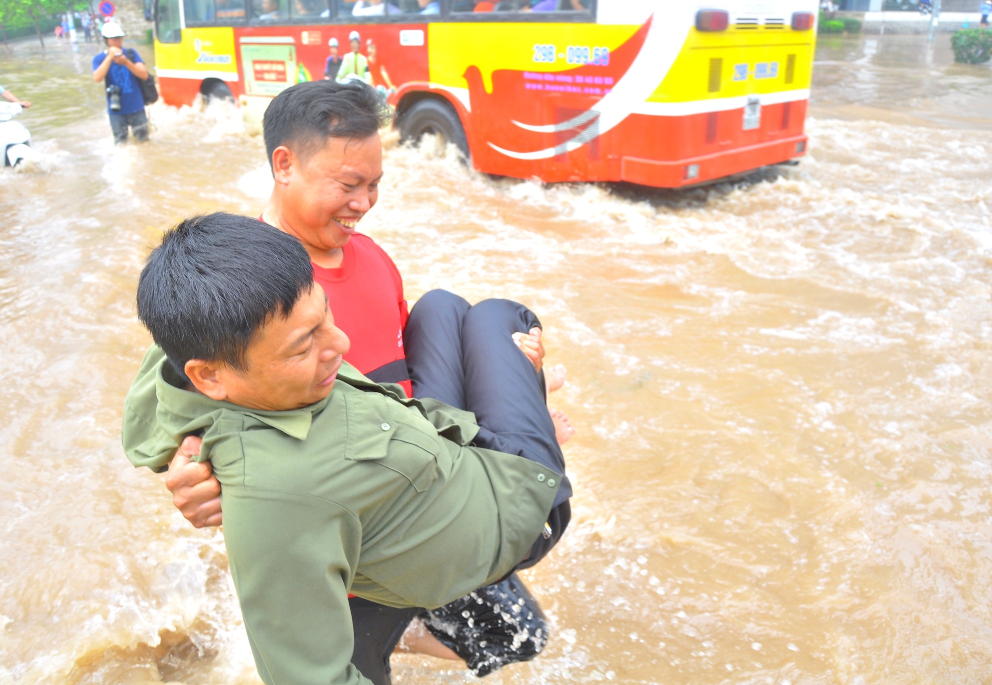 Ha Noi ngap sau anh 7