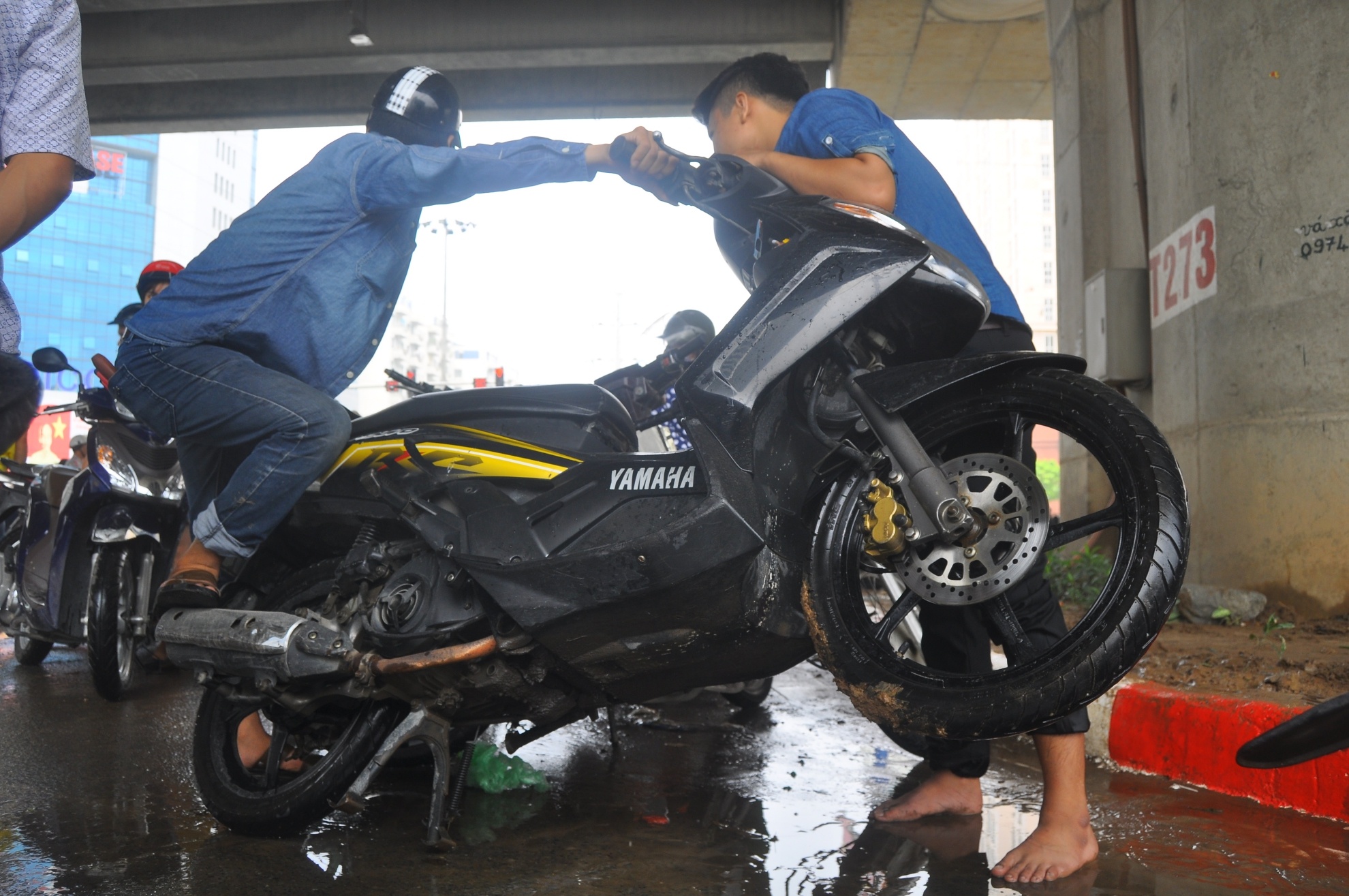 Ha Noi ngap sau anh 10