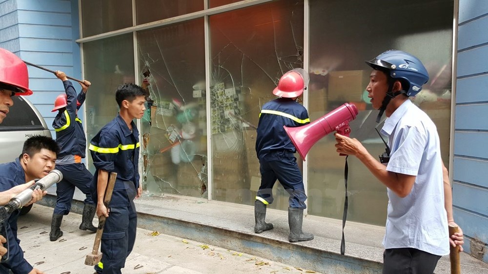 140 nguoi tham gia dap chay o toa nha van phong hinh anh