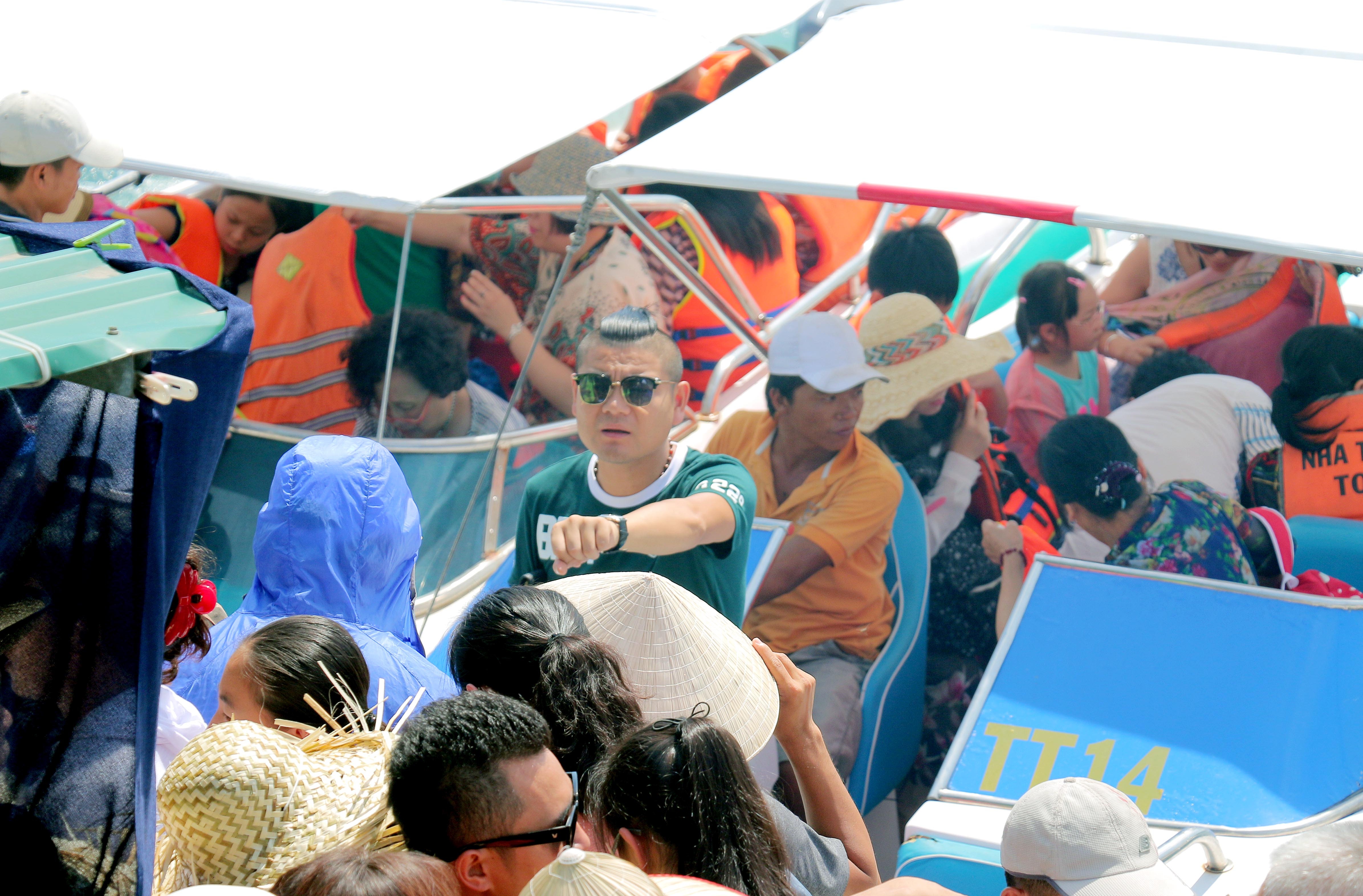 Khanh Hoa chan chinh nguoi nuoc ngoai kinh doanh trai phep va huong dan vien chui anh 2