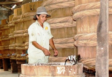 3 nguoi nguy kich khi ve sinh be lam mam hinh anh