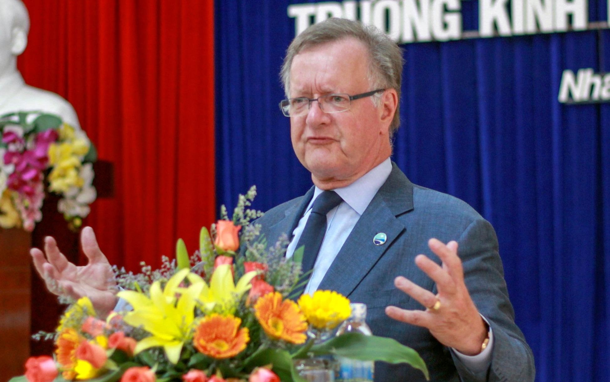 Tang bang khen cho giao su DH Harvard hinh anh