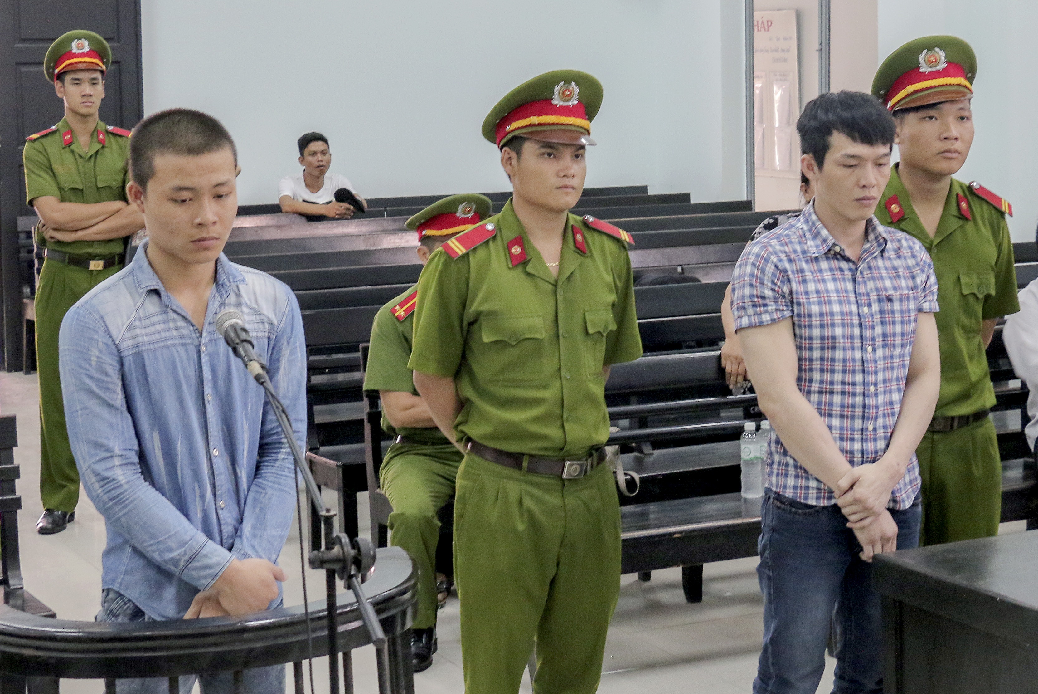 Hủy án sơ thẩm công an đánh chết thiếu niên 15 tuổi ảnh 1 Huy an so tham cong an danh chet thieu nien 15 tuoi anh 1