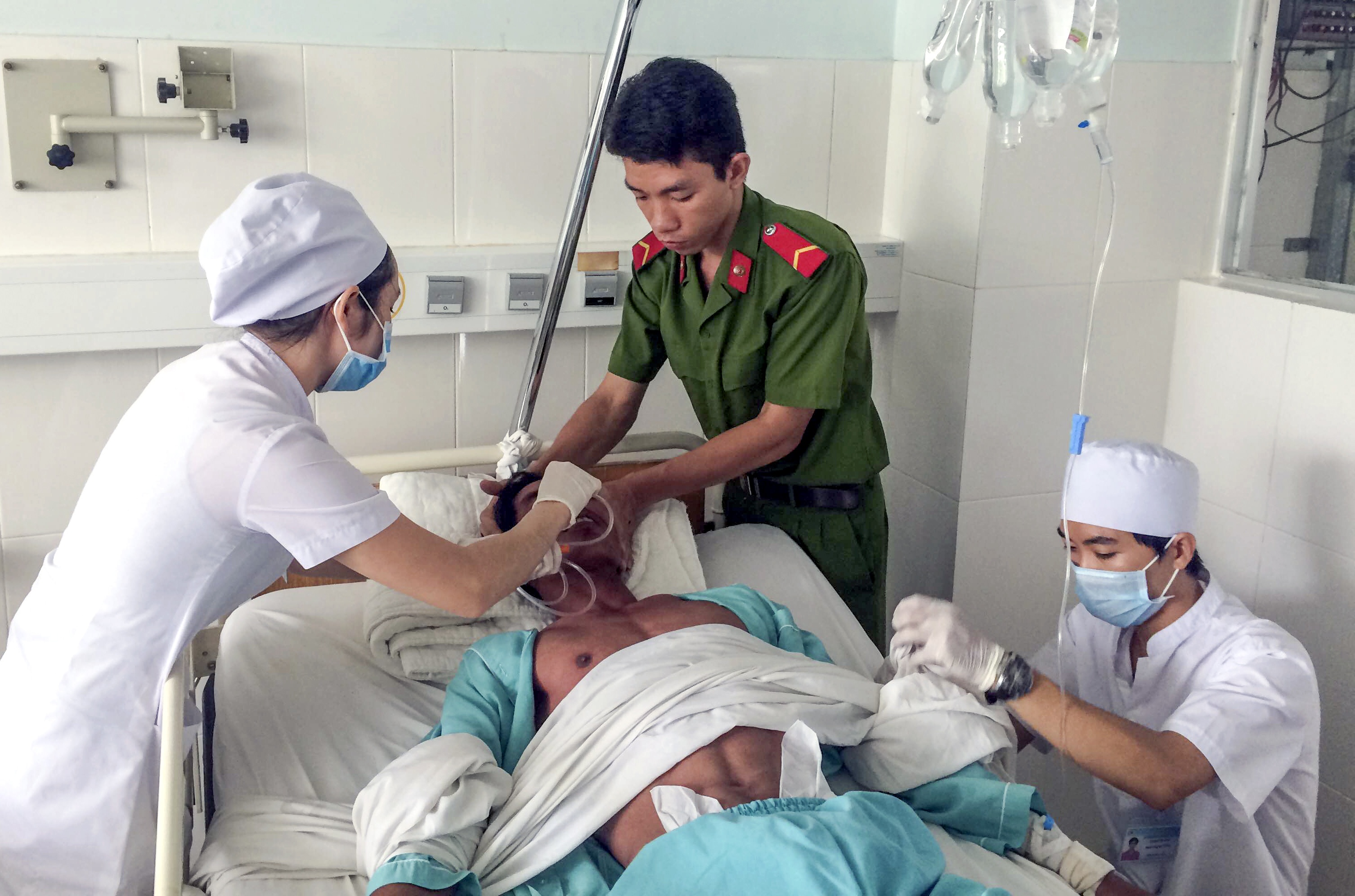 Nghi can chém hàng xóm đã tử vong ảnh 1 Nghi can chem hang xom da tu vong anh 1
