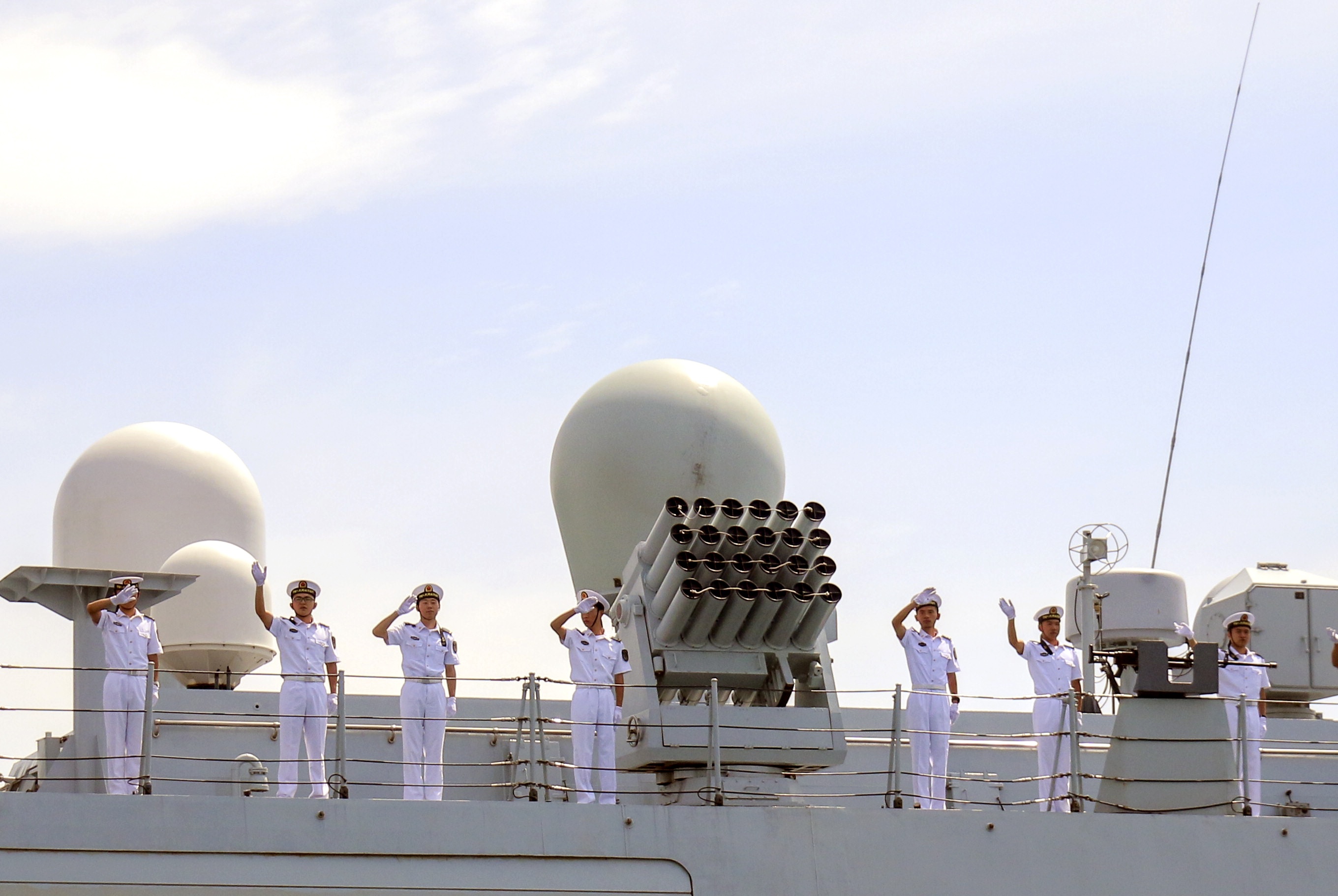 Tau ho ve ten lua ghe cang quoc te Cam Ranh anh 8