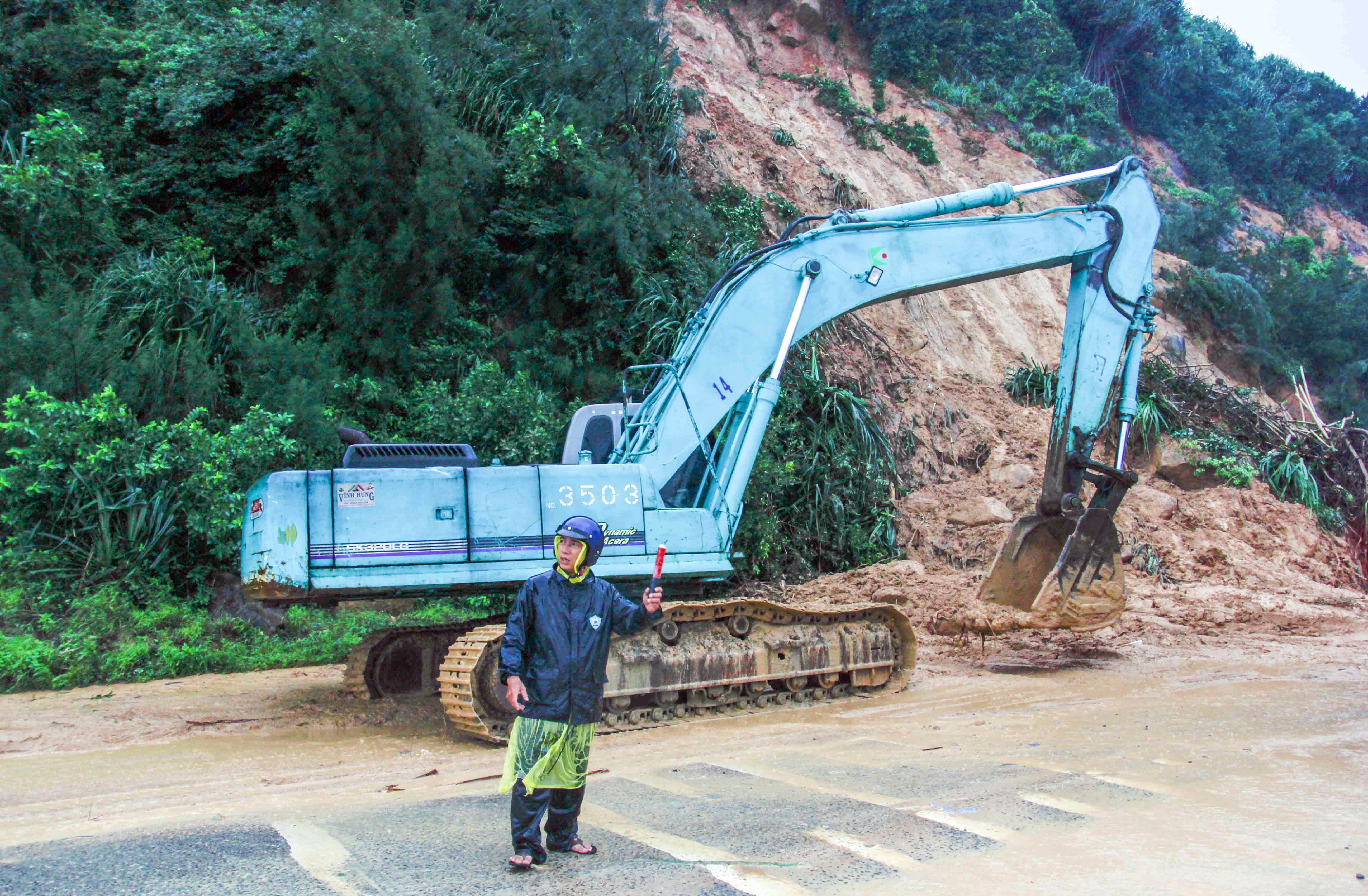 Thông tuyến quốc lộ 1 qua Đèo Cả ảnh 2 Thong tuyen quoc lo 1 qua Deo Ca anh 2