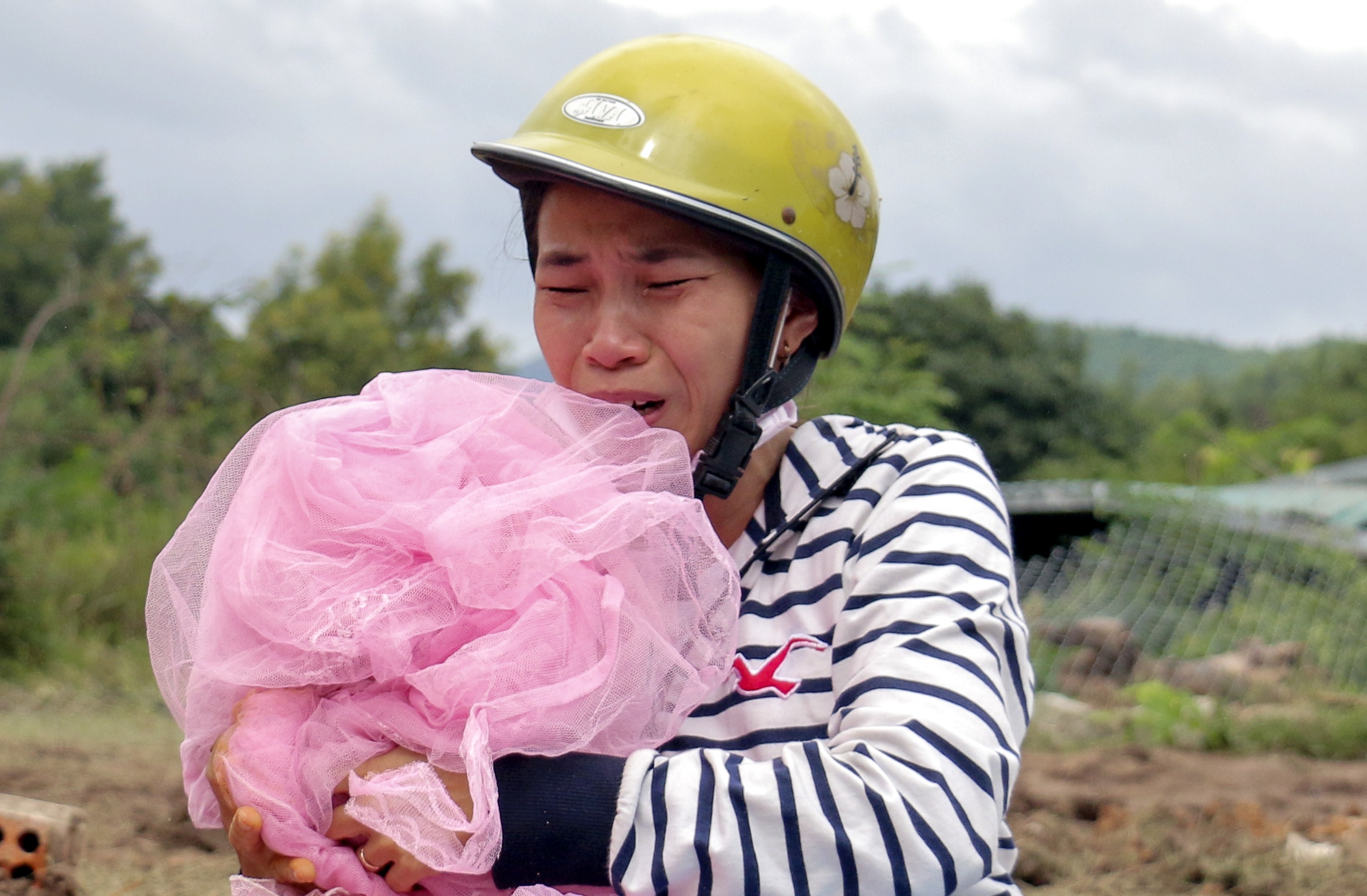 Vu sat lo o Nha Trang: Chang con gi nua, mat het roi hinh anh