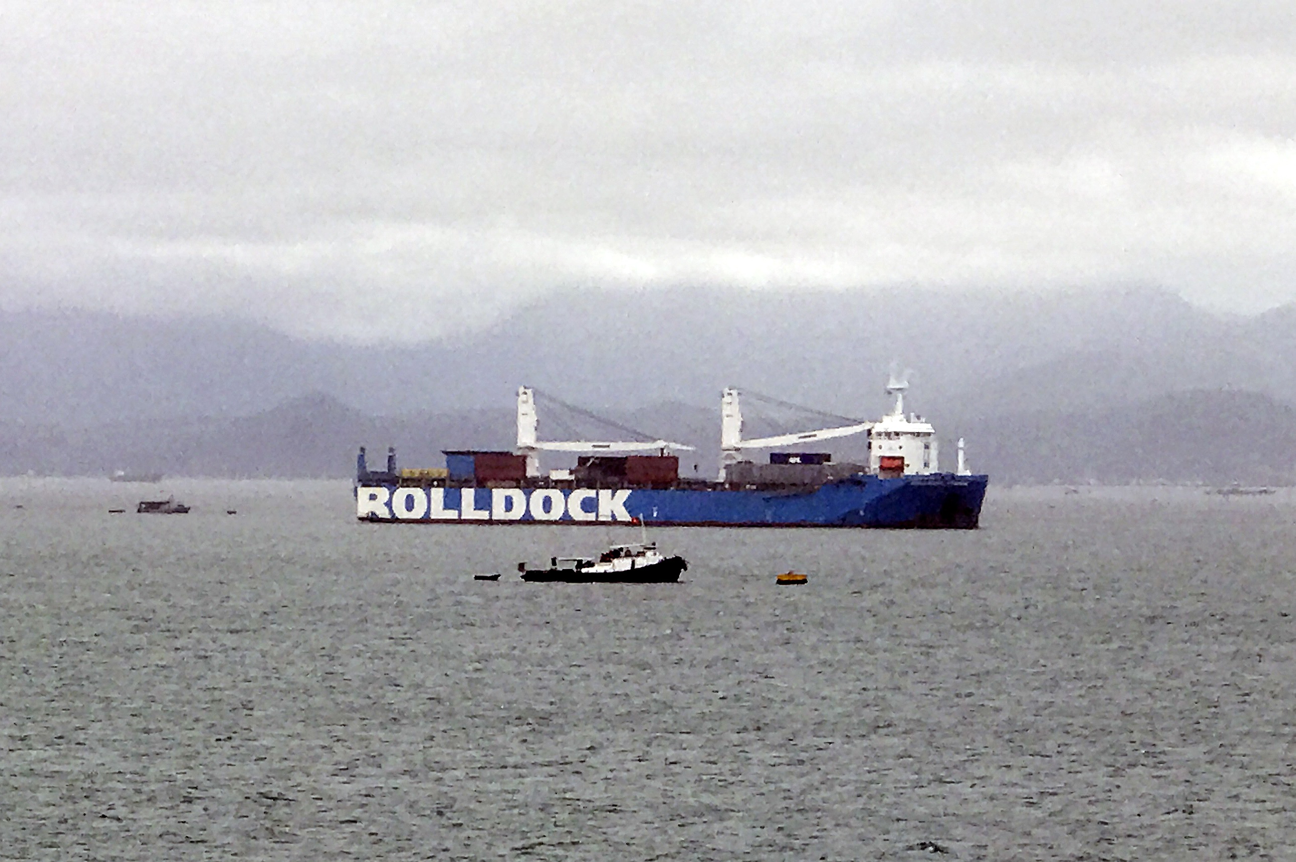 Tau ngam kilo thu 6 ve den vinh Cam Ranh anh 1