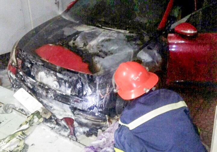 O to boc chay khi dang dau trong nha anh 1