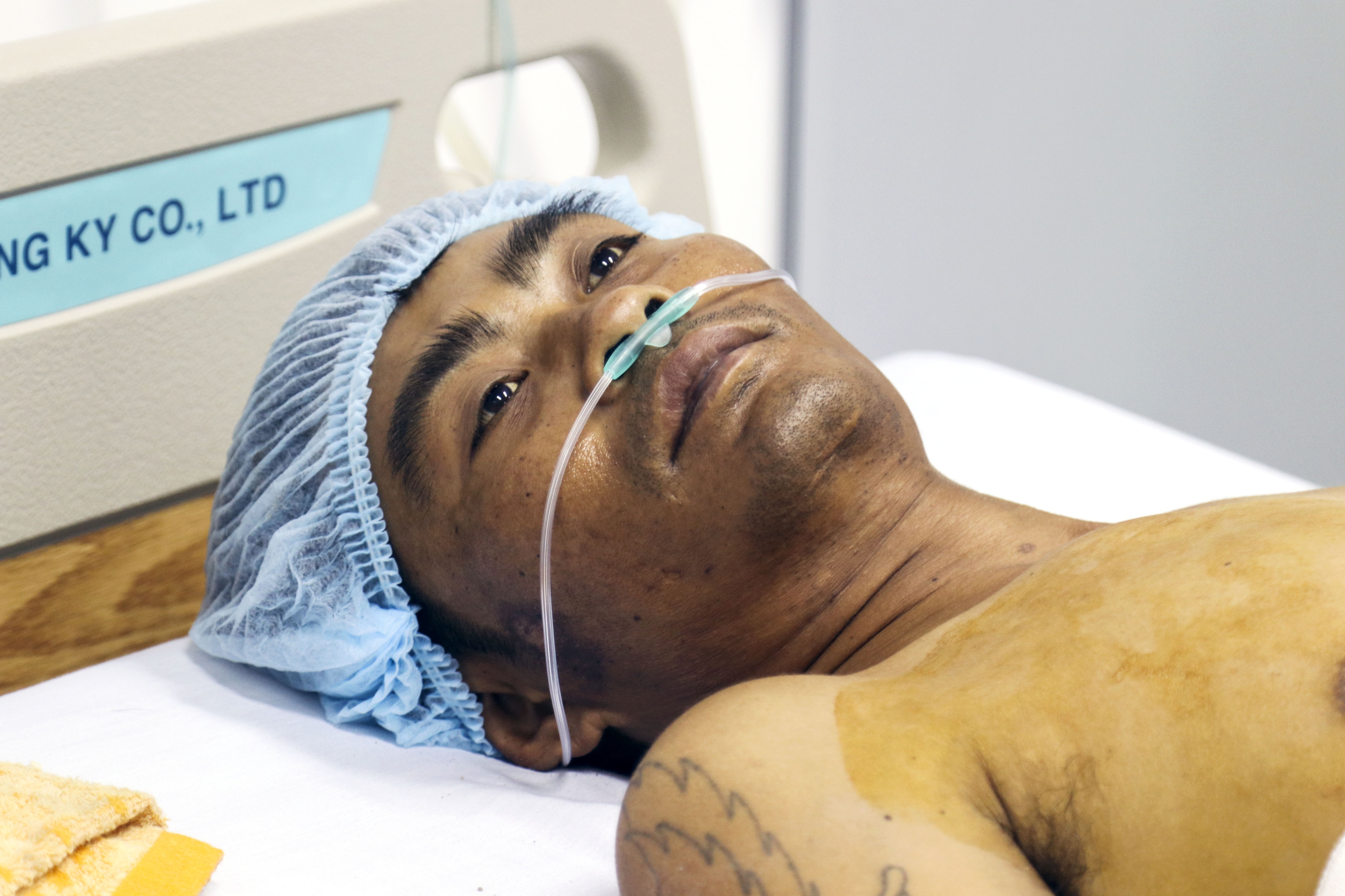 Sap cong trinh dang xay khien 1 nguoi tu vong, 2 bi thuong hinh anh