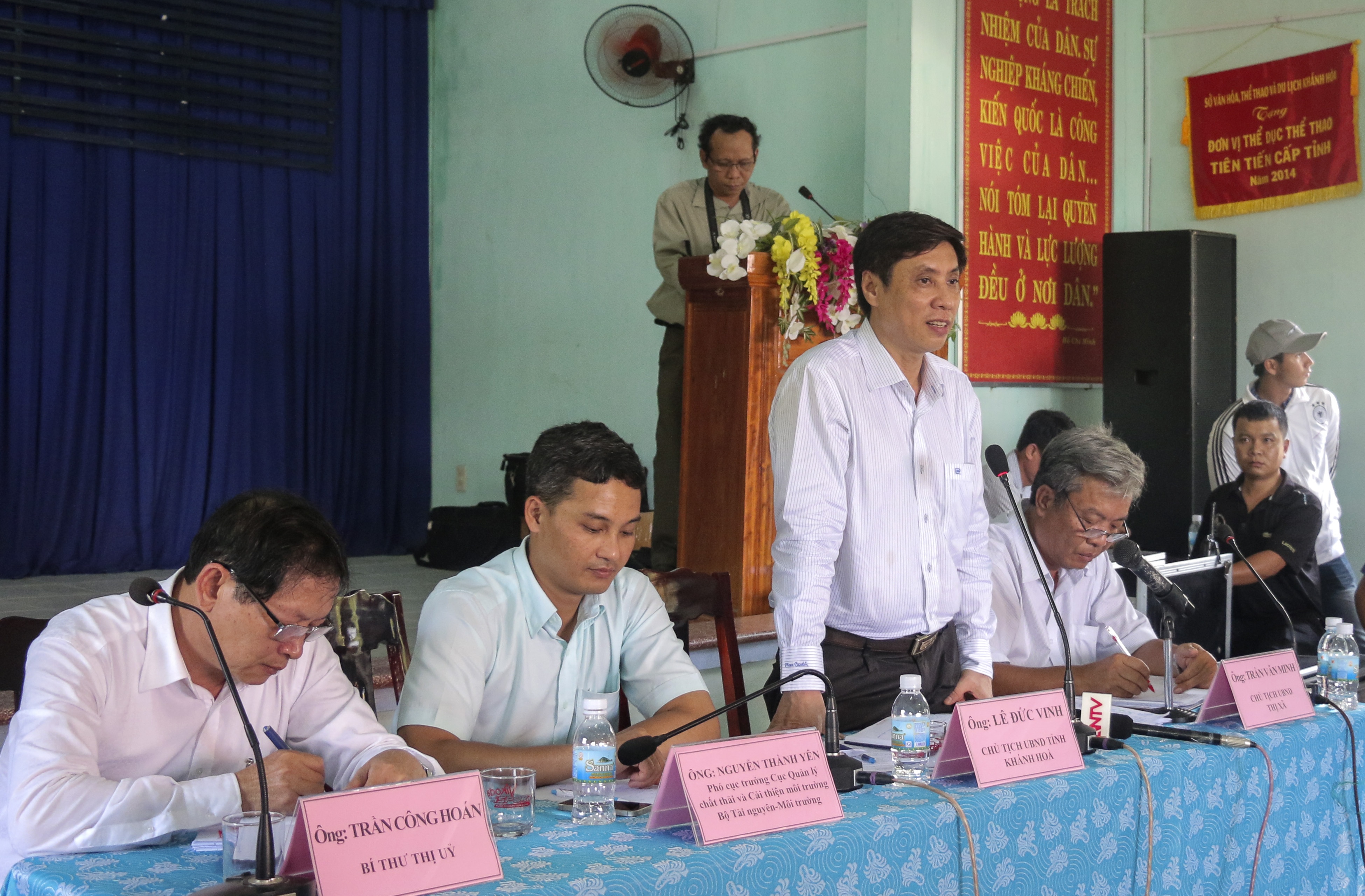 dan doi thoai voi chu tich tinh ve o nhiem anh 3