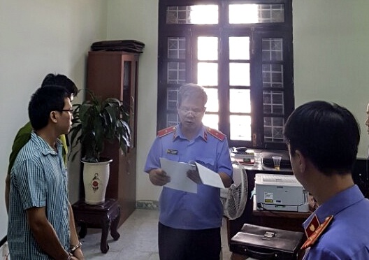 Cuu kiem sat vien lanh an tu vi nhan hoi lo anh 2