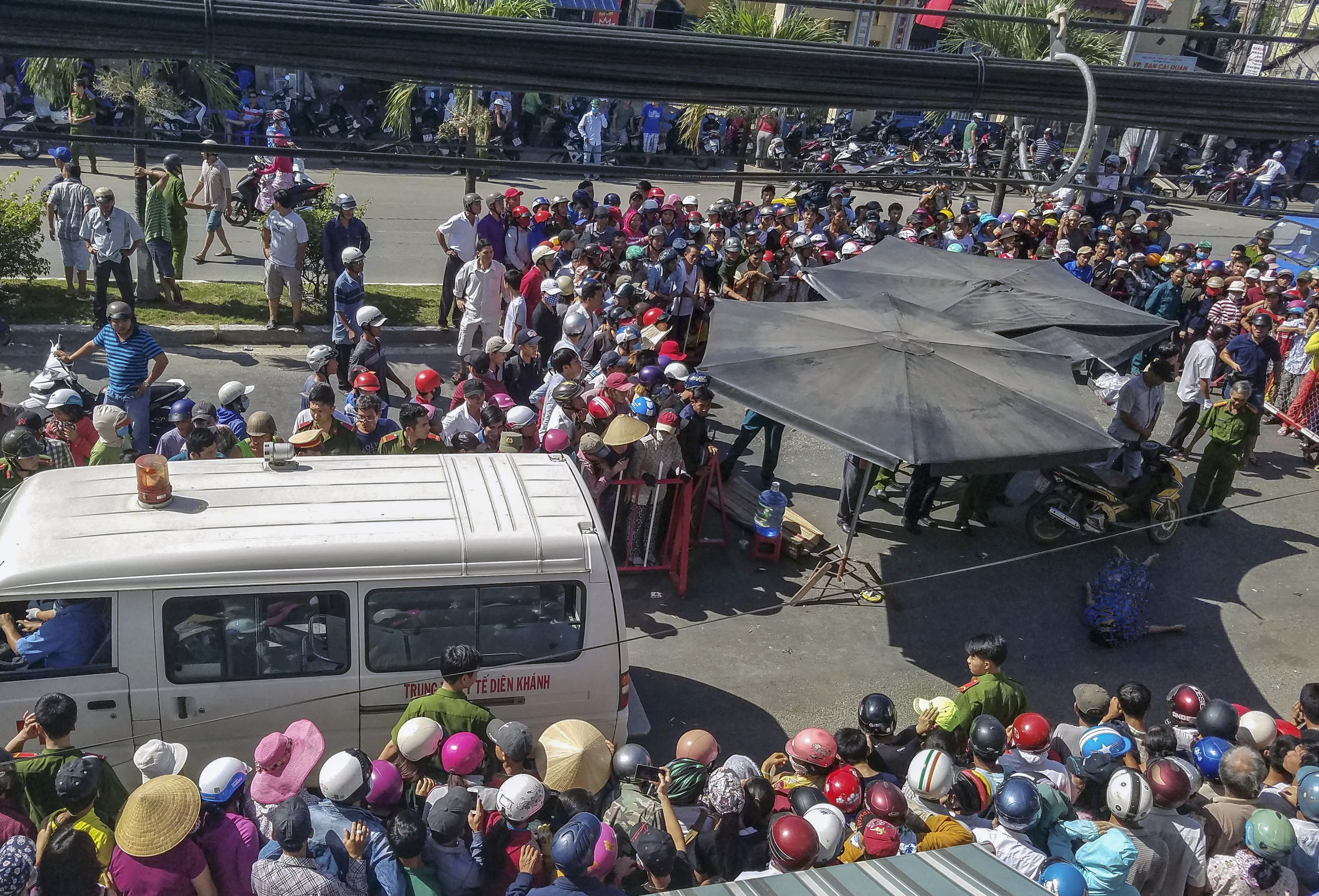 Dung sung ban chet nguoi anh 1