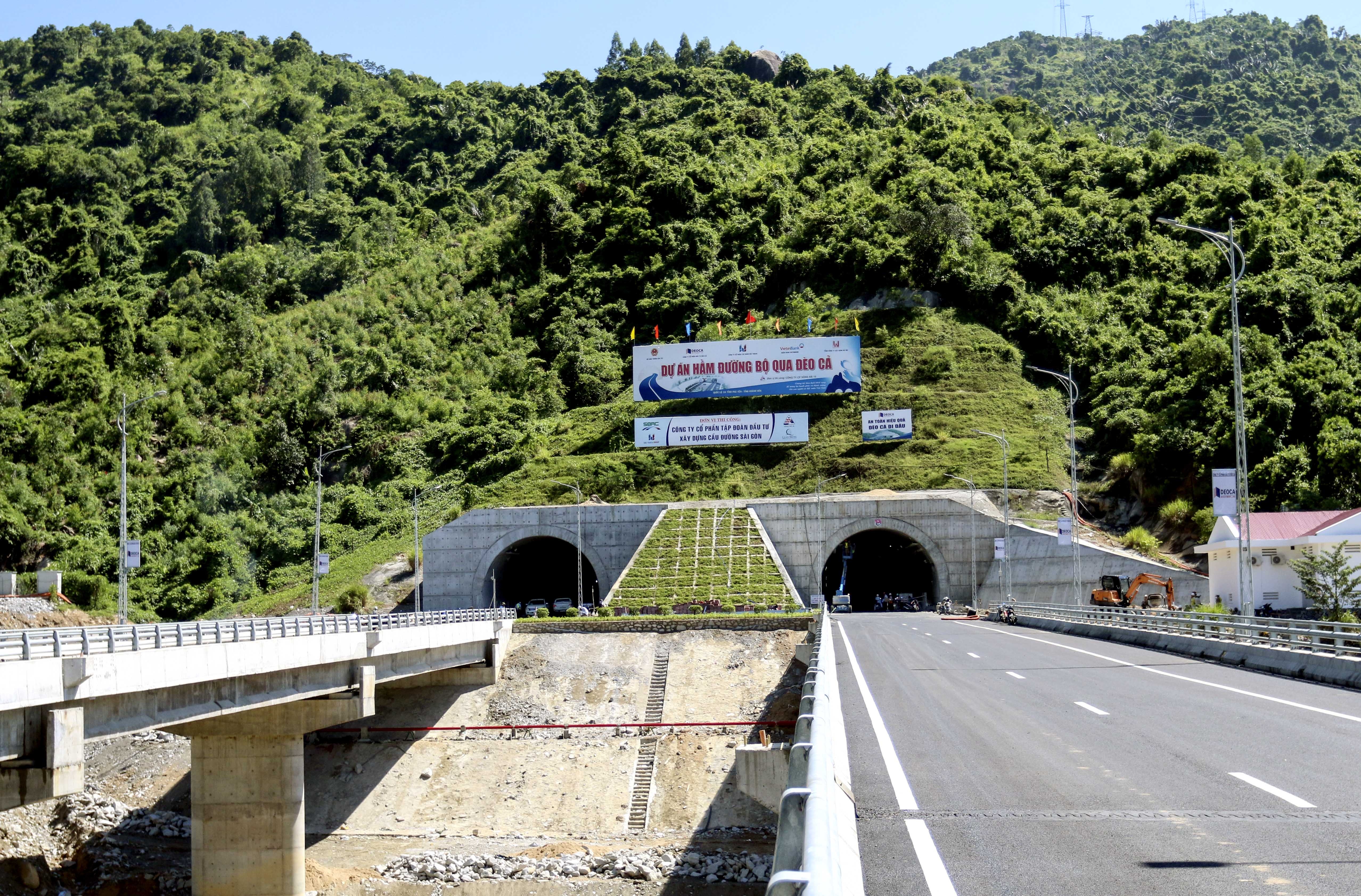 Hầm đường bộ Đèo Cả ảnh 2 Ham duong bo Deo Ca anh 2