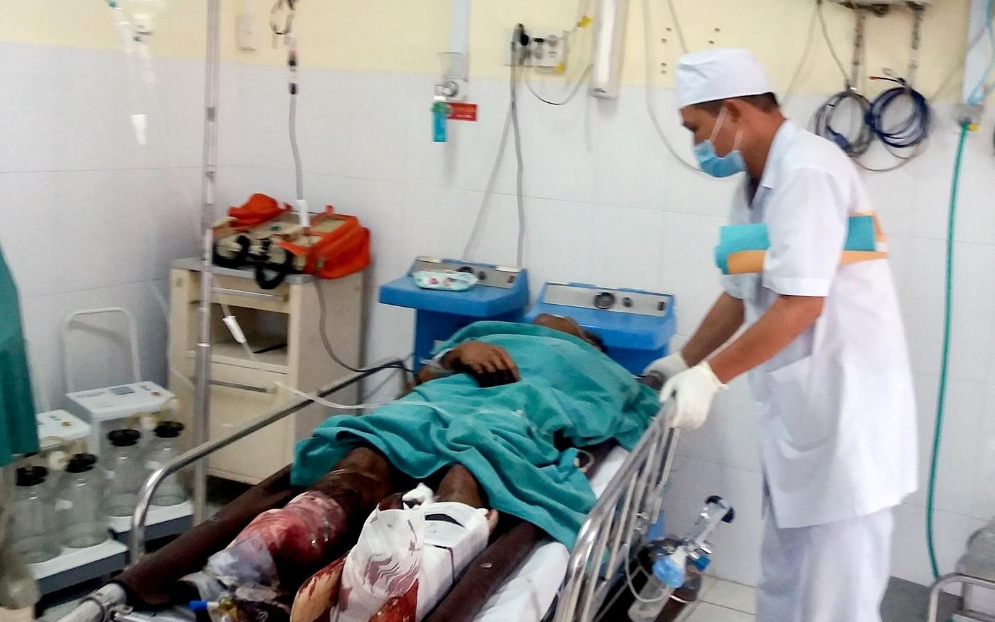 Vu no 6 nguoi chet: 'Gia dinh kho khan nen cua lay sat ban mua gao' hinh anh