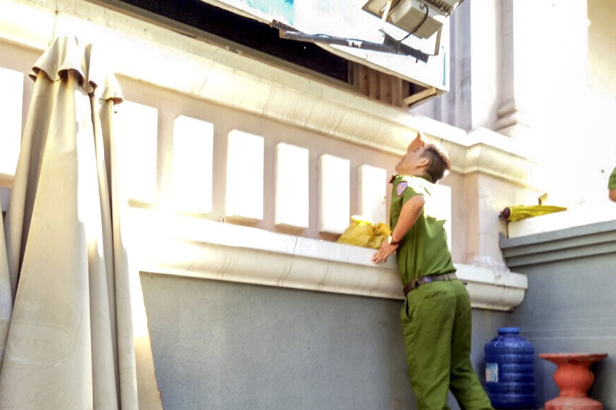 Bi thuong nang do binh khi bom bong bay phat no hinh anh