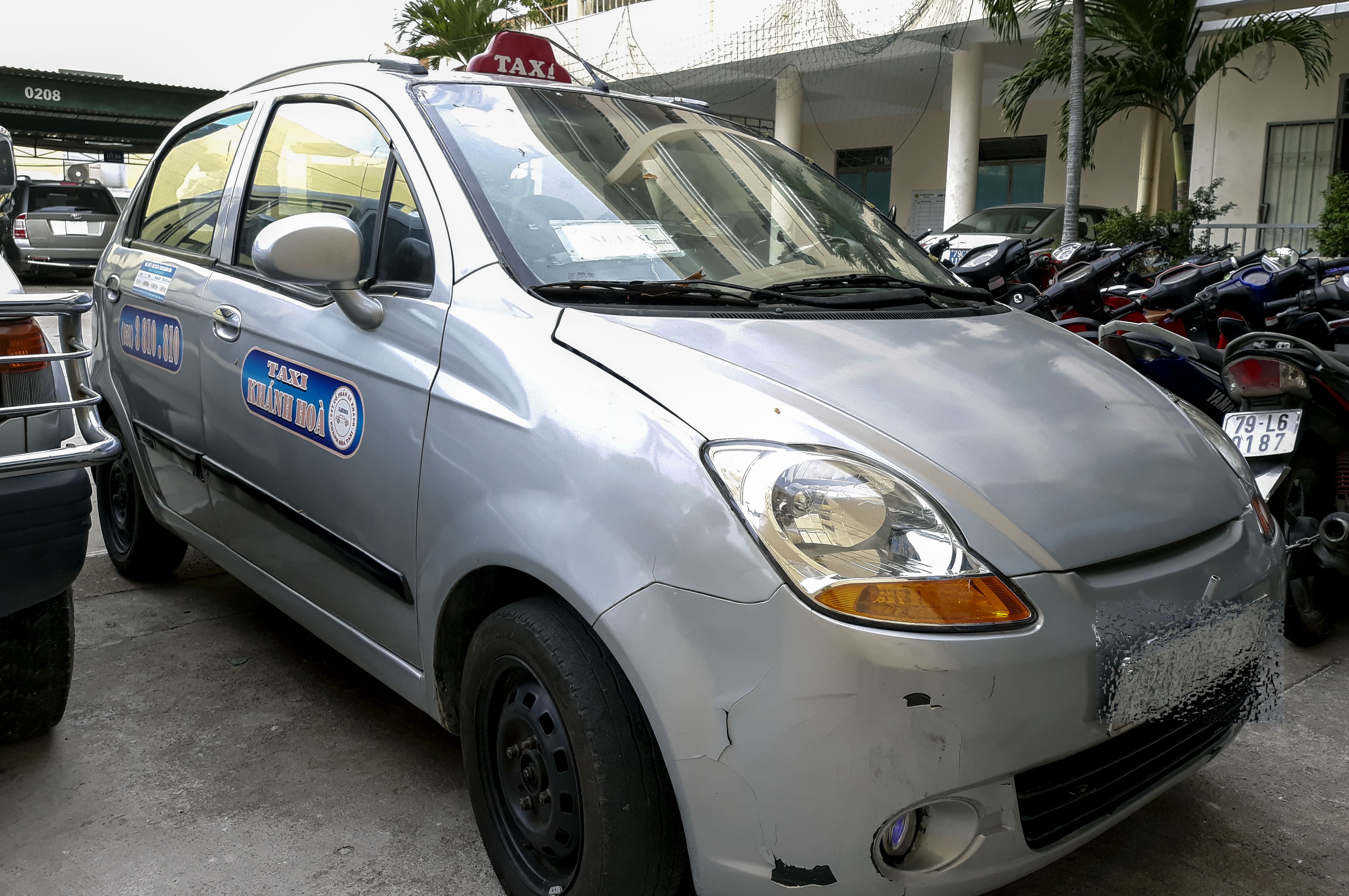 Chay hon 4 km, tai xe taxi 'chem' du khach 6 trieu dong hinh anh