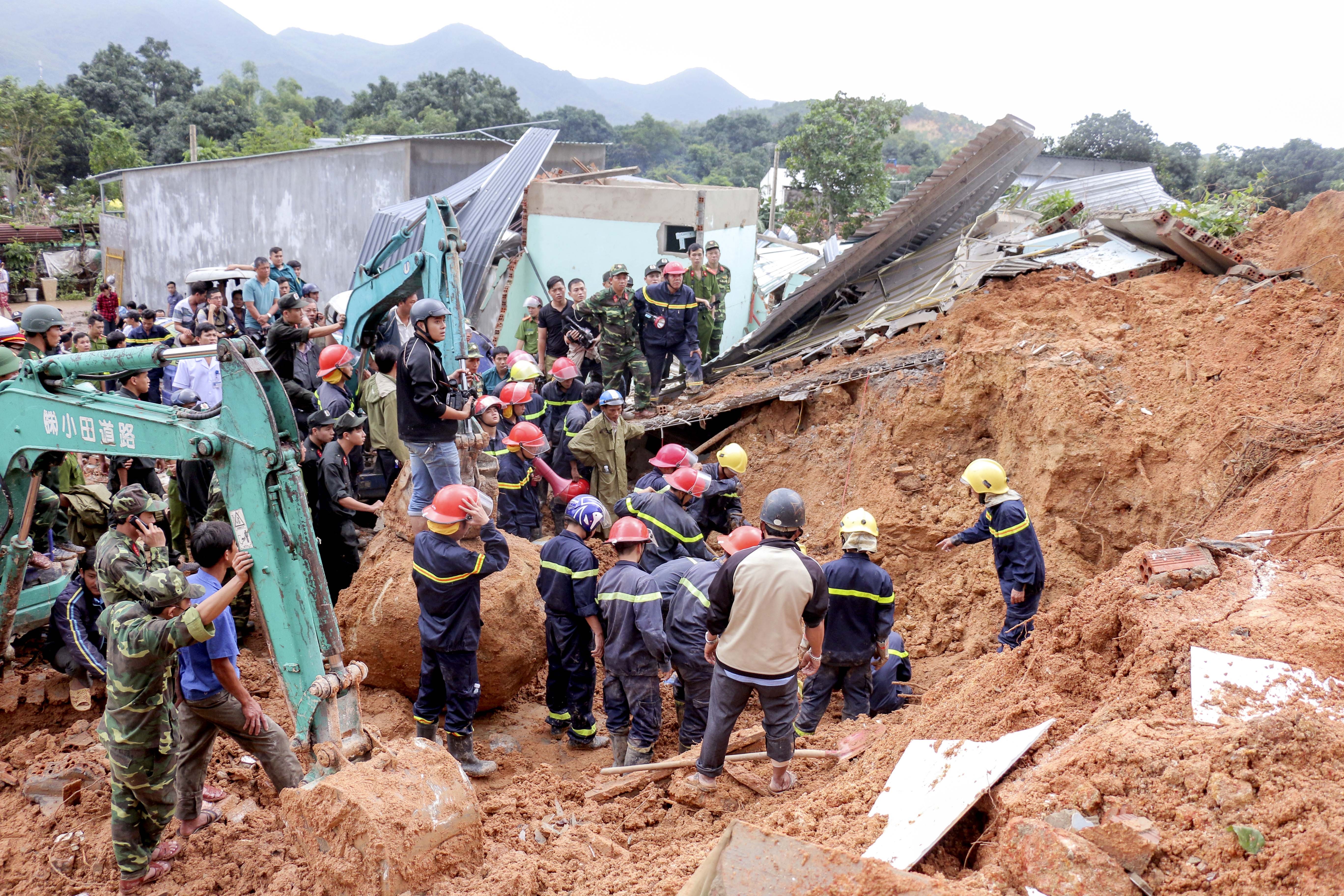 Sat lo kinh hoang o xa Phuoc Dong anh 1