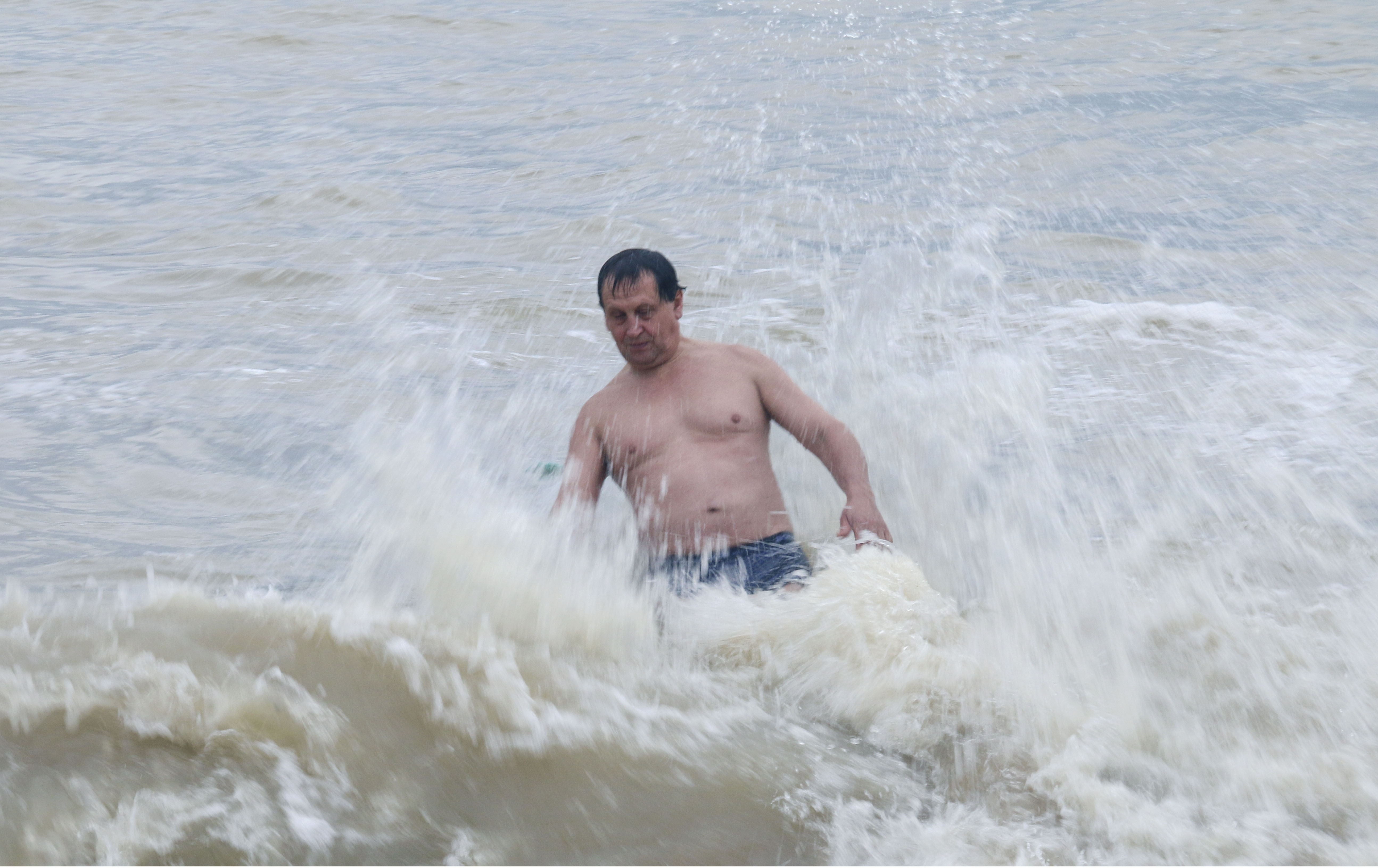 Bão số 12 - Damrey ảnh 12 Bao so 12 - Damrey anh 12